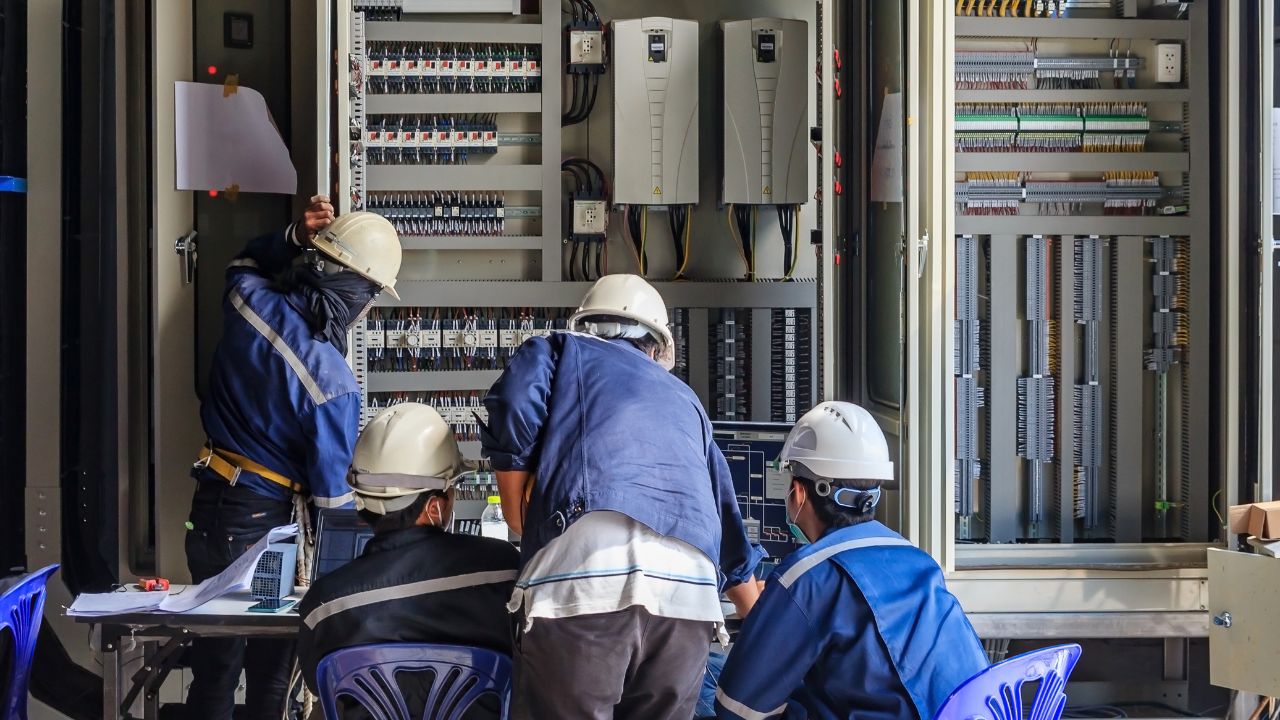 Roman Electric | Electrical Troubleshooting for Wisconsin Businesses: A Proactive Guide to Preventing Downtime